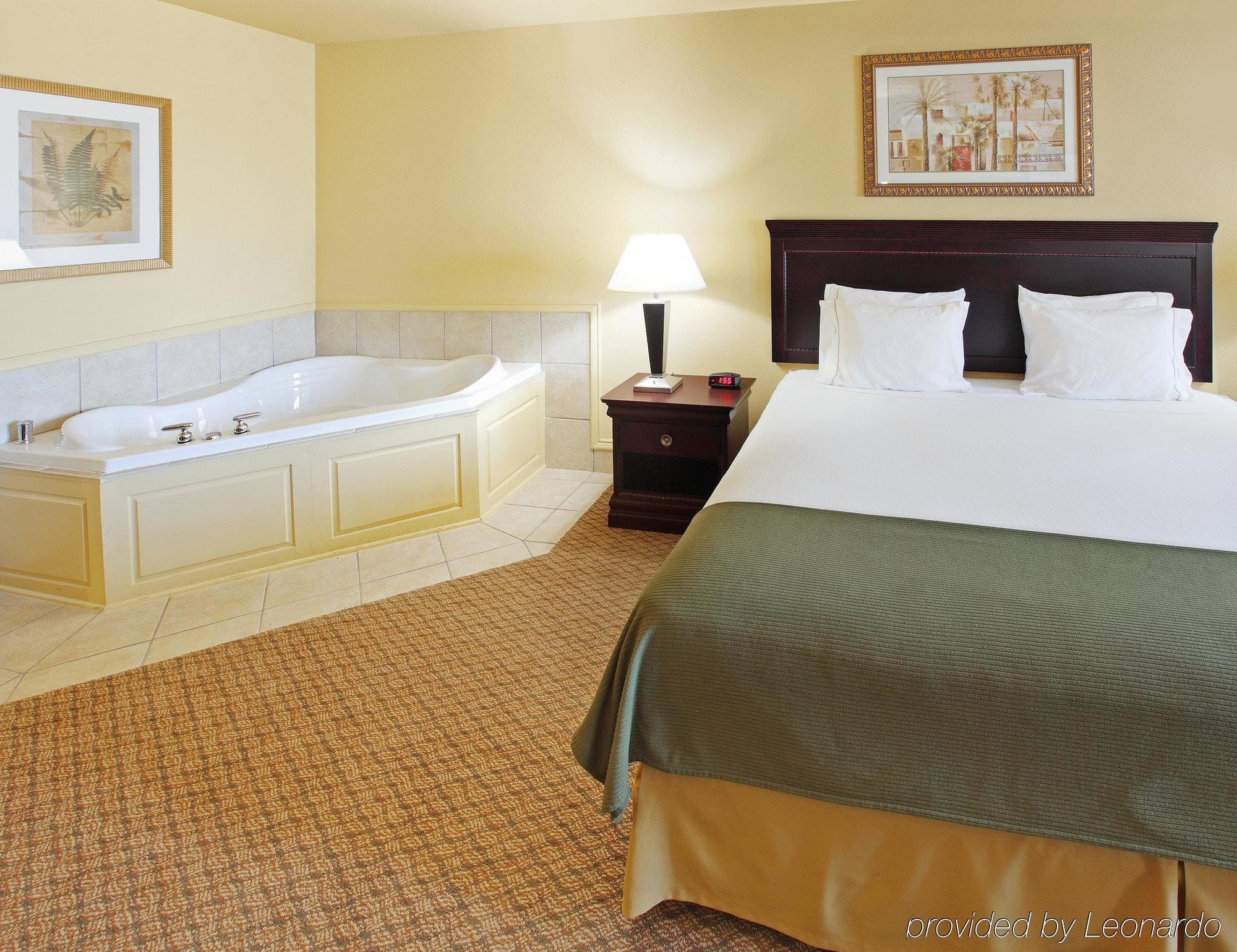 Holiday Inn Express Hotel And Suites Shreveport South Park Plaza, An Ihg Hotel Oda fotoğraf